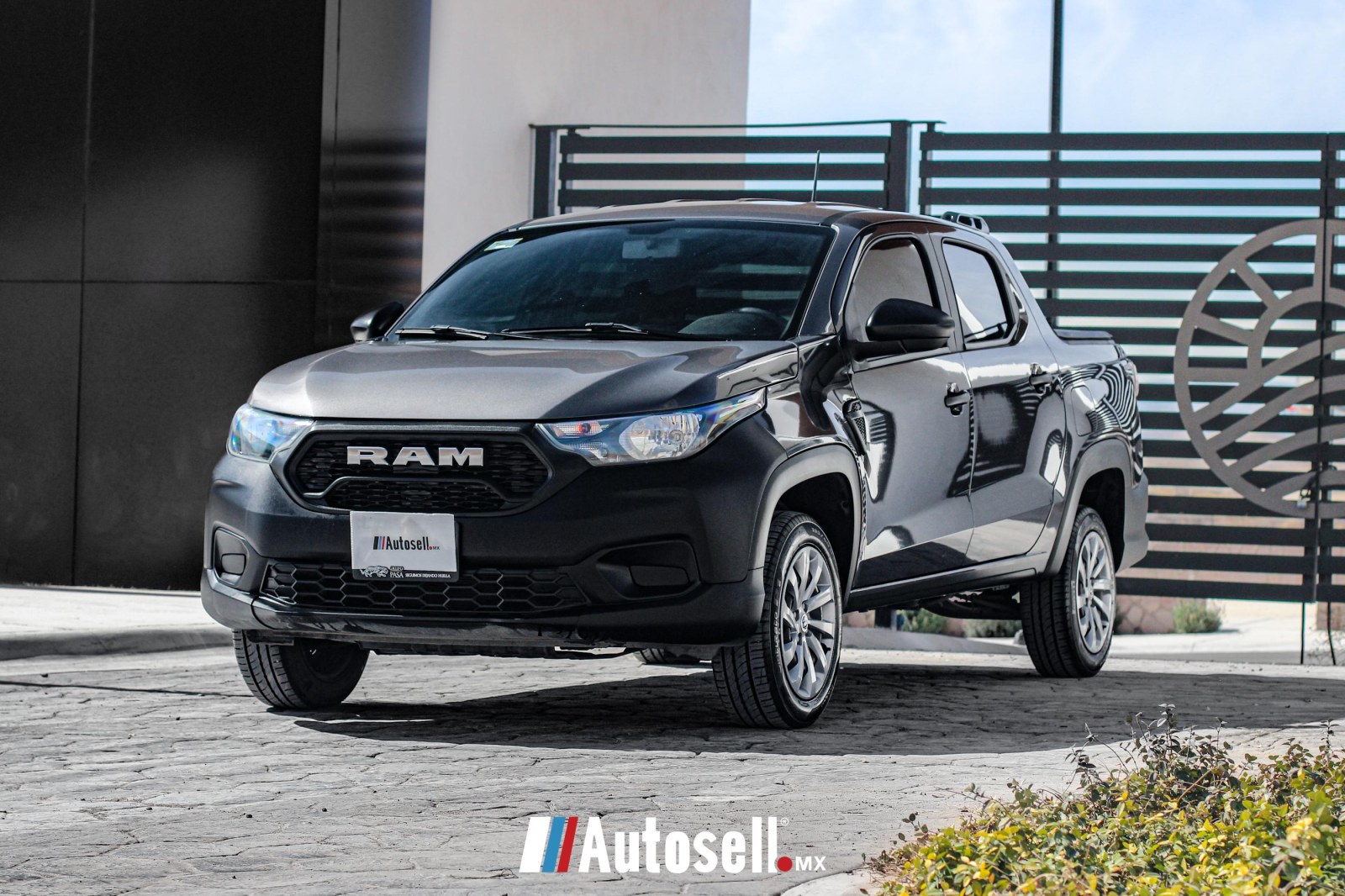 RAM 700 SLT 2024